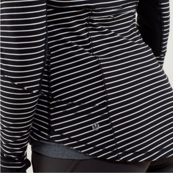 Lululemon Base Runner Parallel Stripe
Half Zip Sz 8 - Picture 7 of 12